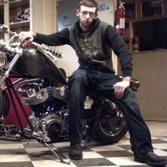 Meet your Posher, Travis - Picture 1 of 1